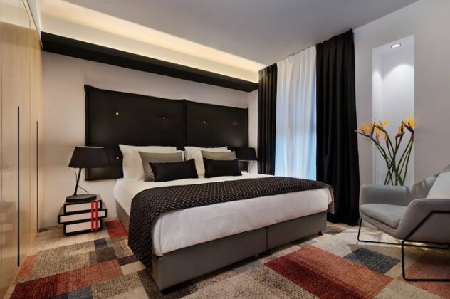 21st Floor Hotel - Photo4