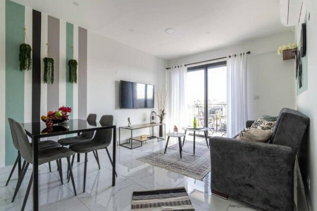 Deluxe 2 Bedrooms Apartment/Terrace in City Center - Photo2