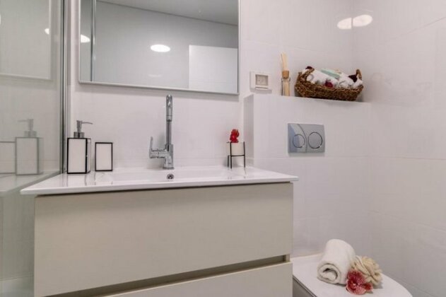 Deluxe 2 Bedrooms Apartment/Terrace in City Center - Photo3