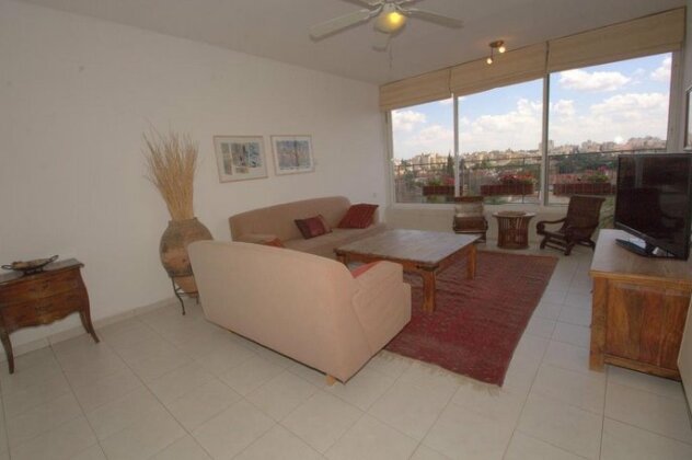 Kfar Saba View Apartment - Photo2