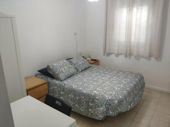 Tel Aviv Airport Guesthouse Private and backpackers rooms - Photo3