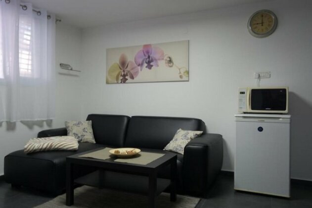 Cozy modern apartment near the sea in city center - Photo5