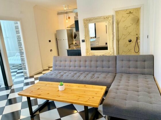 Shantell Luxury Apartment - Photo2