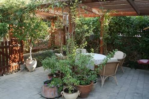 Gil's Guest Rooms - Photo2