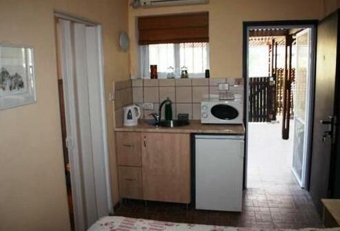 Gil's Guest Rooms - Photo3