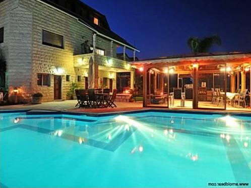 Rom Mansion - Photo2
