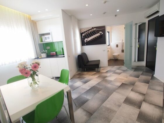 130 Rock Apartments - Photo2