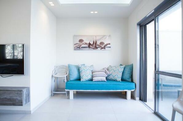 2bdr Beach Tlv - Photo2
