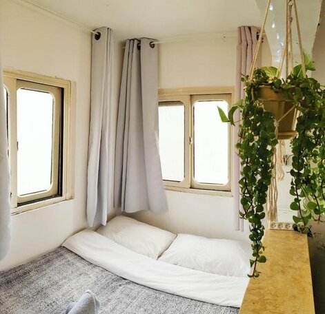 Aharonson St Studio - By Comfort Zone TLV - Photo3