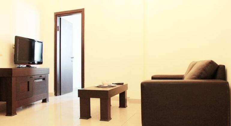 Allenby Bauhaus Apartments - Photo3