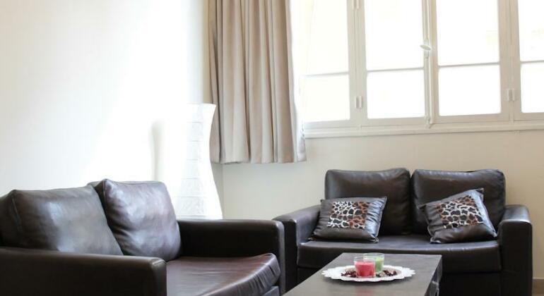 Allenby Bauhaus Apartments - Photo4