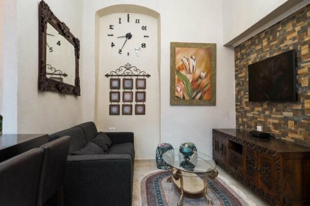 BALCONY suite- TLV 12 in Neve Tzedek - Photo4