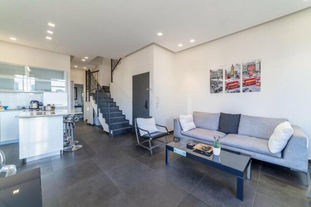 Beautiful Penthouse 5 next to Rothschild Blvd - Photo2