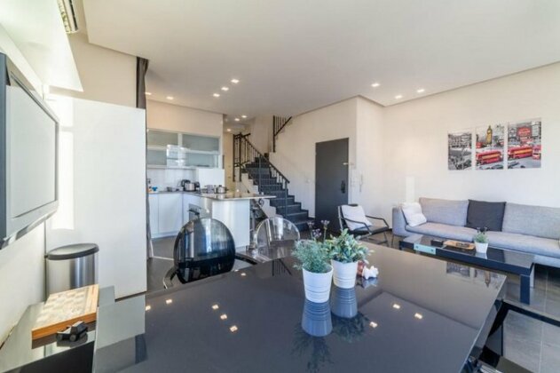 Beautiful Penthouse 5 next to Rothschild Blvd - Photo5