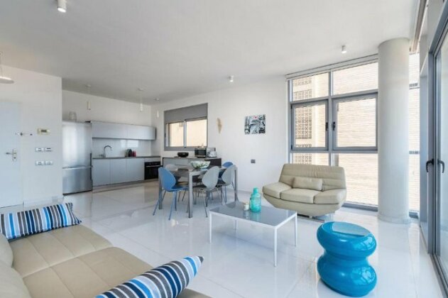 Beautiful Sunny 3 bedrooms in font of the beach - Photo3