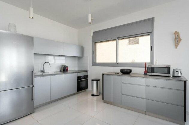 Beautiful Sunny 3 bedrooms in font of the beach - Photo4