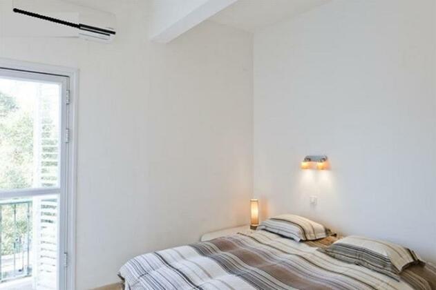 Ben Yehuda/Nordau - Spacious Two Bedroom with Balcony - Photo5