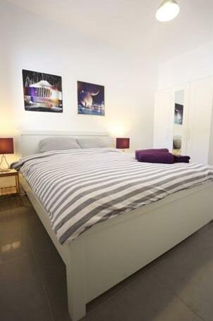 BNB TLV Apartments - Photo5