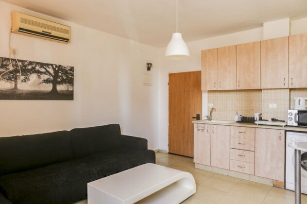 Central Apartment by Rothschild & Market - Photo2