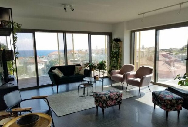 Chic Apartment with Ocean Views in Old Jaffa - Photo2