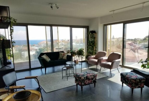 Chic Apartment with Ocean Views in Old Jaffa - Photo2
