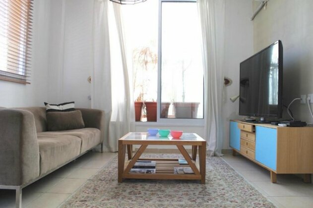Cool mood apt young and fun TLV 2bdms- Lilenblum - Photo3