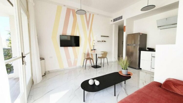 Design 2 Bdr Apartment - Habima TL60 - Photo2