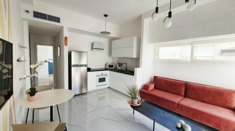 Design 2 Bdr Apartment - Habima TL60 - Photo4