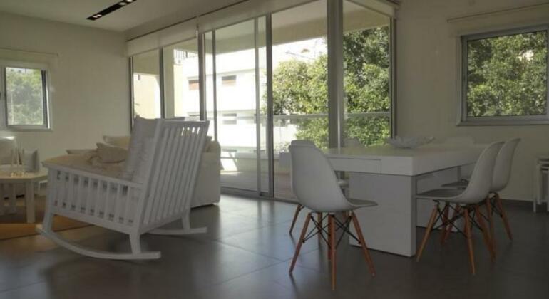 Esther Hamalka - Luxury 3 Bedroom and Balcony - Photo2