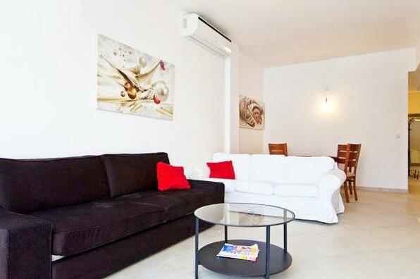 Exclusive Unit 5min to Major Attractions - Photo2