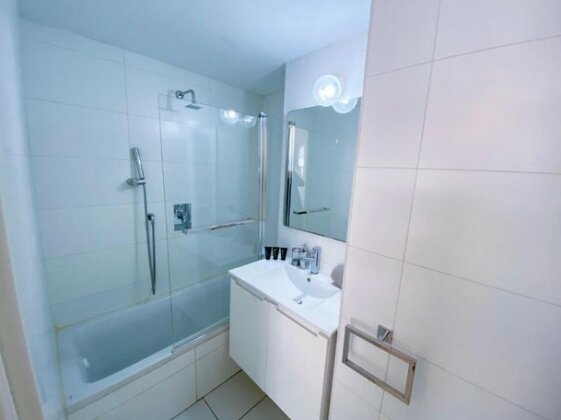 Florentin 2 bedrooms vacation - Photo4