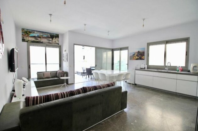 Frishman 9 by the beach - 3bedrooms with terrace - Photo2