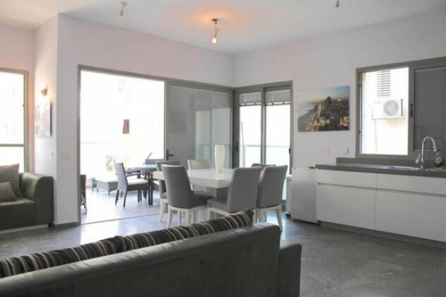Frishman 9 by the beach - 3bedrooms with terrace - Photo4