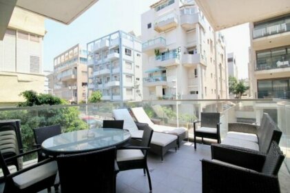 Frishman 9 by the beach - 3bedrooms with terrace