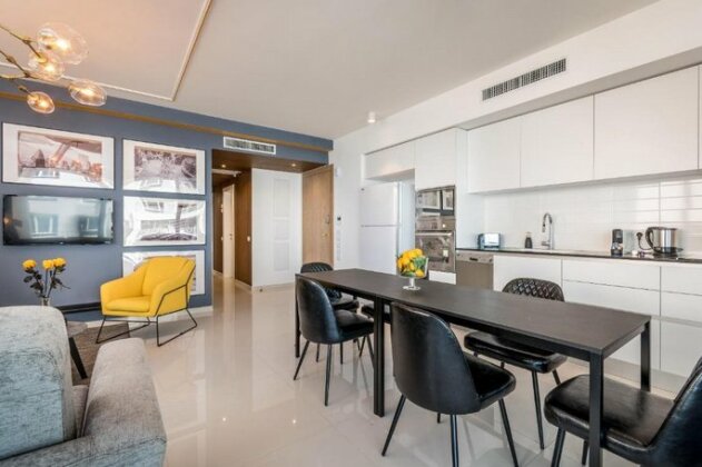 Front of Beach - Luxurious Residence - Photo2