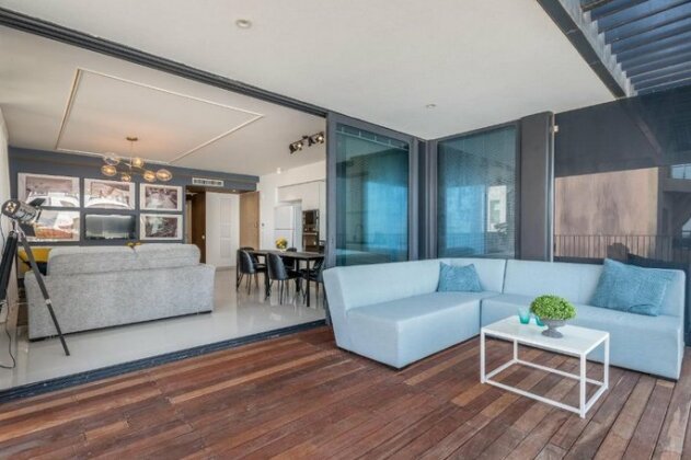 Front of Beach - Luxurious Residence - Photo5