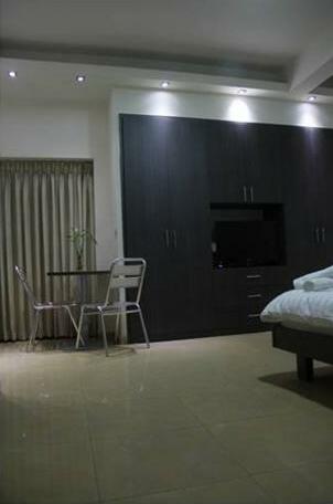 Gordon Inn Hotel - Photo2