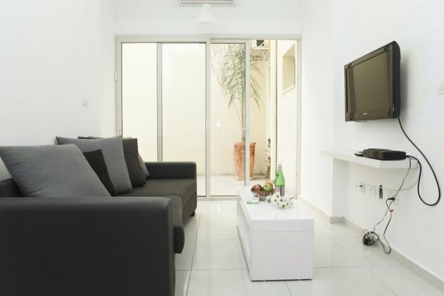 Kerem Hateiminim Apartments - Photo2