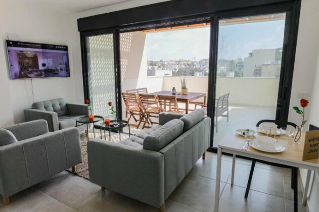 Luxury 3BR apartment with balcony & parking North Yaffa - Photo2