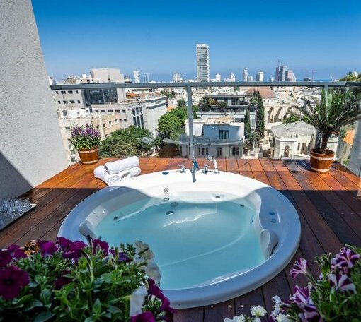 Luxury penthouse on Rothschild - Photo2