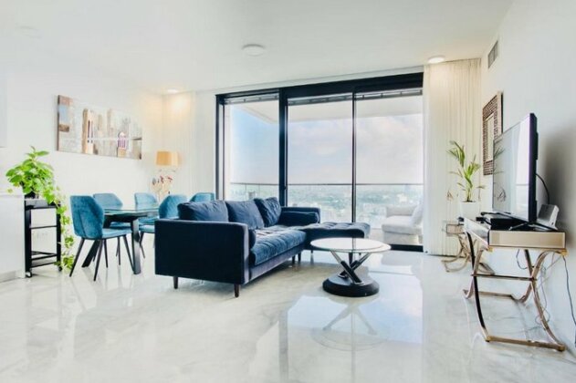 Luxury TLV center steps to Rothschild 4BR 3BA high floor +Balcony/Parking - Photo2
