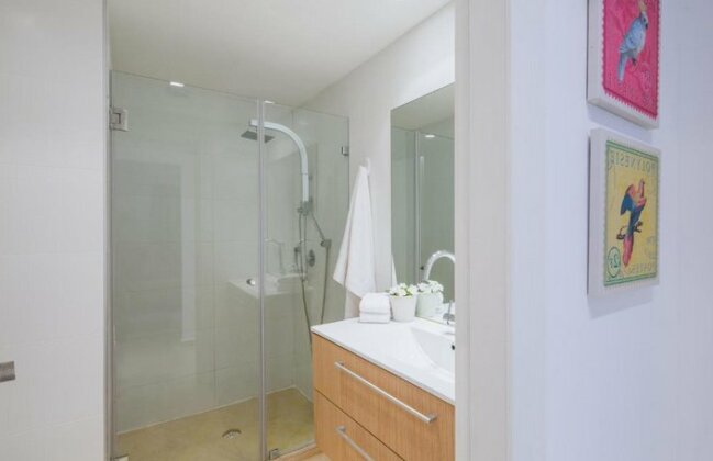 Modern 2 Bdr Spacious Apartment - Photo3