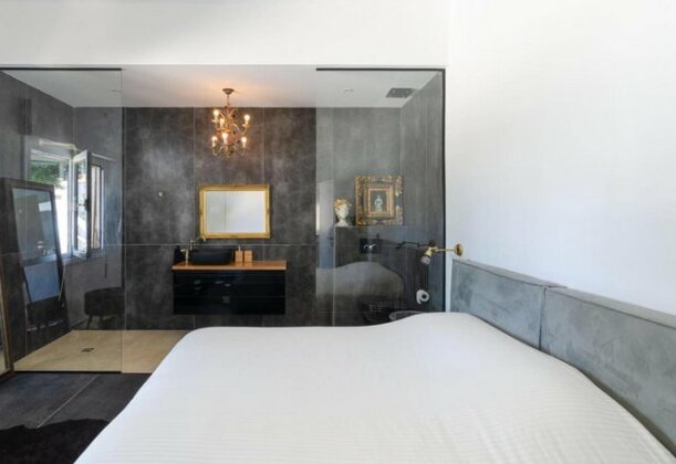 Rothschild Chic Studio - Photo2
