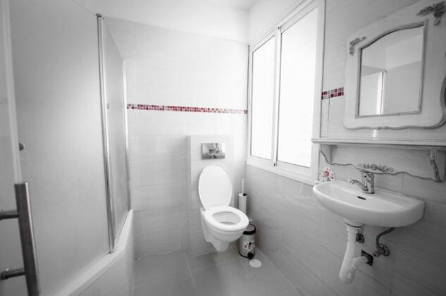 Sea Side Hotel Tel Aviv - Photo2