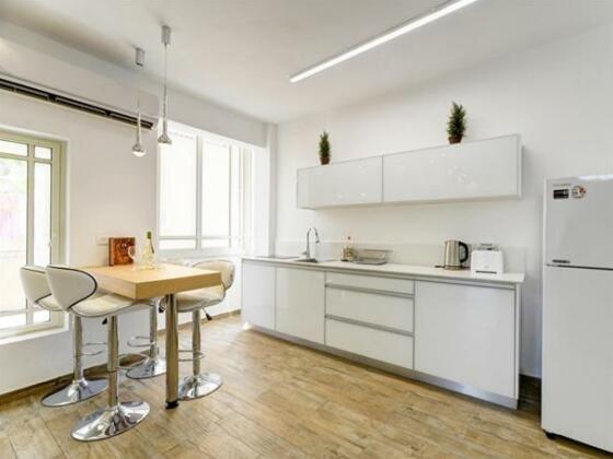 Selected TLV - Geula 41 - Photo3