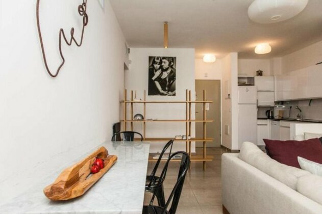 Sirkin st stylish 3bdms- parking CLOSE to BEACH - Photo2