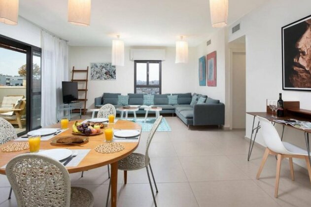 Sophisticated 3BR Penthouse in Jaffa's market - Photo5