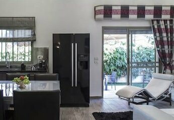 Stay in the heart of Tel Aviv - Photo2