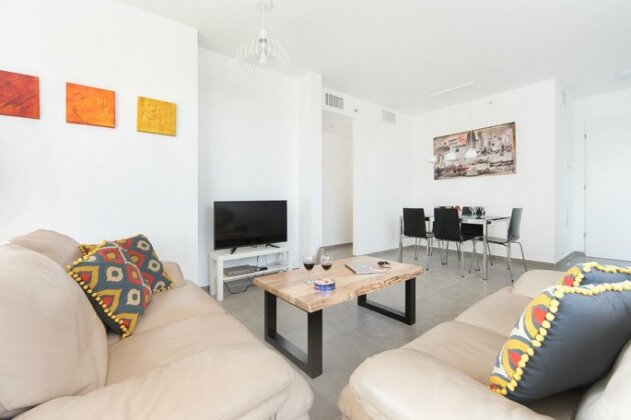Stunning Apts in the Exciting Sarona Complex by Sea N' Rent - Photo4