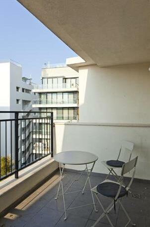 TLV Suites by the sea 3R penthouse - Photo4